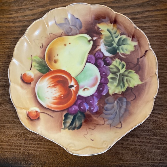 Lefton Shell Shaped Hand Painted Fruit Dish - Picture 2 of 3